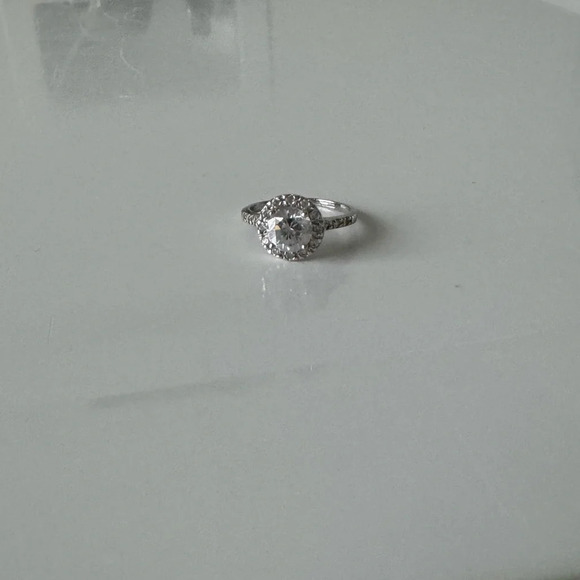 Ring - Picture 6 of 7